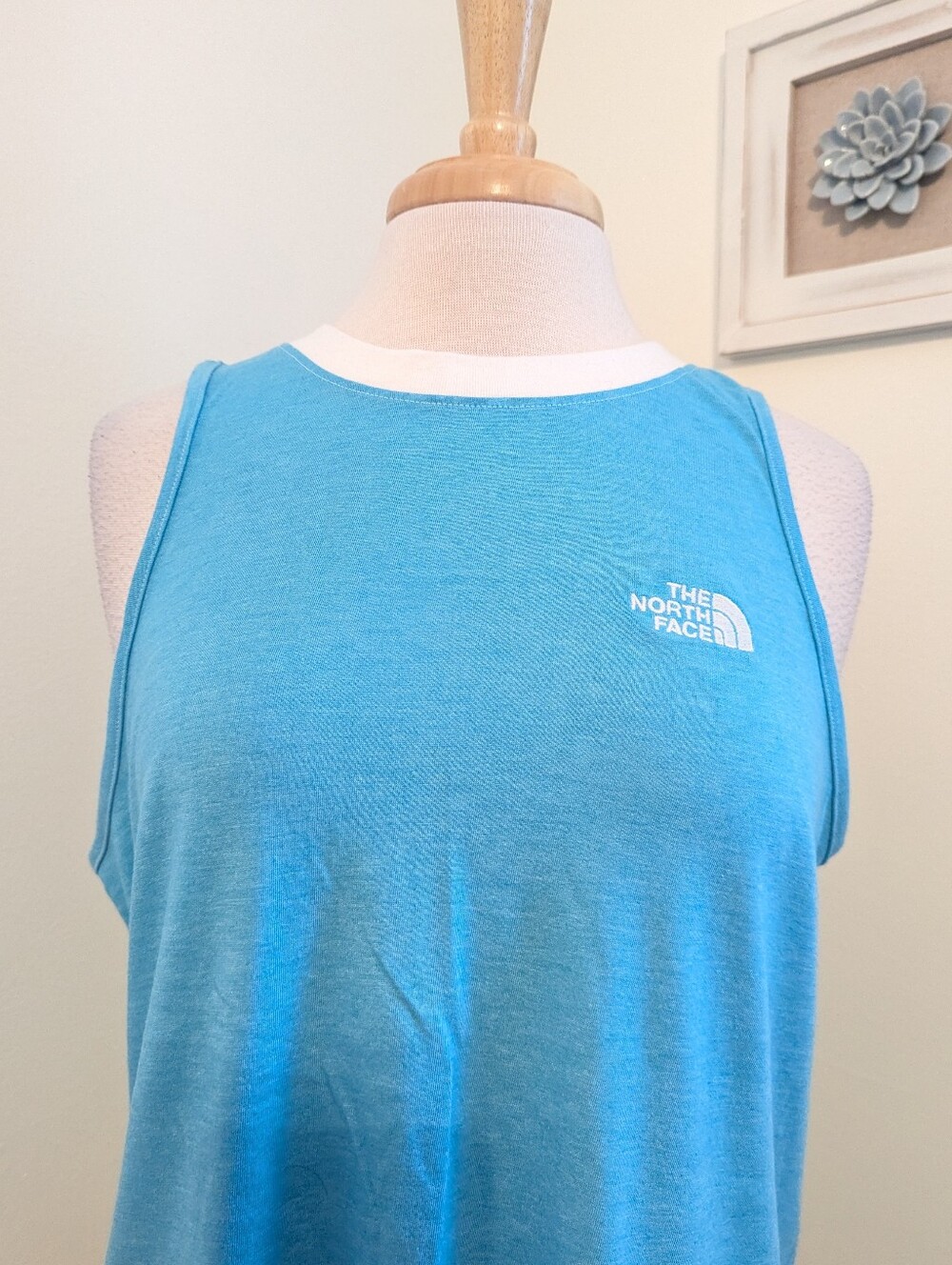 The North Face Women's Blue Athletic Tank Top with White Trim Large - Picture 2 of 9